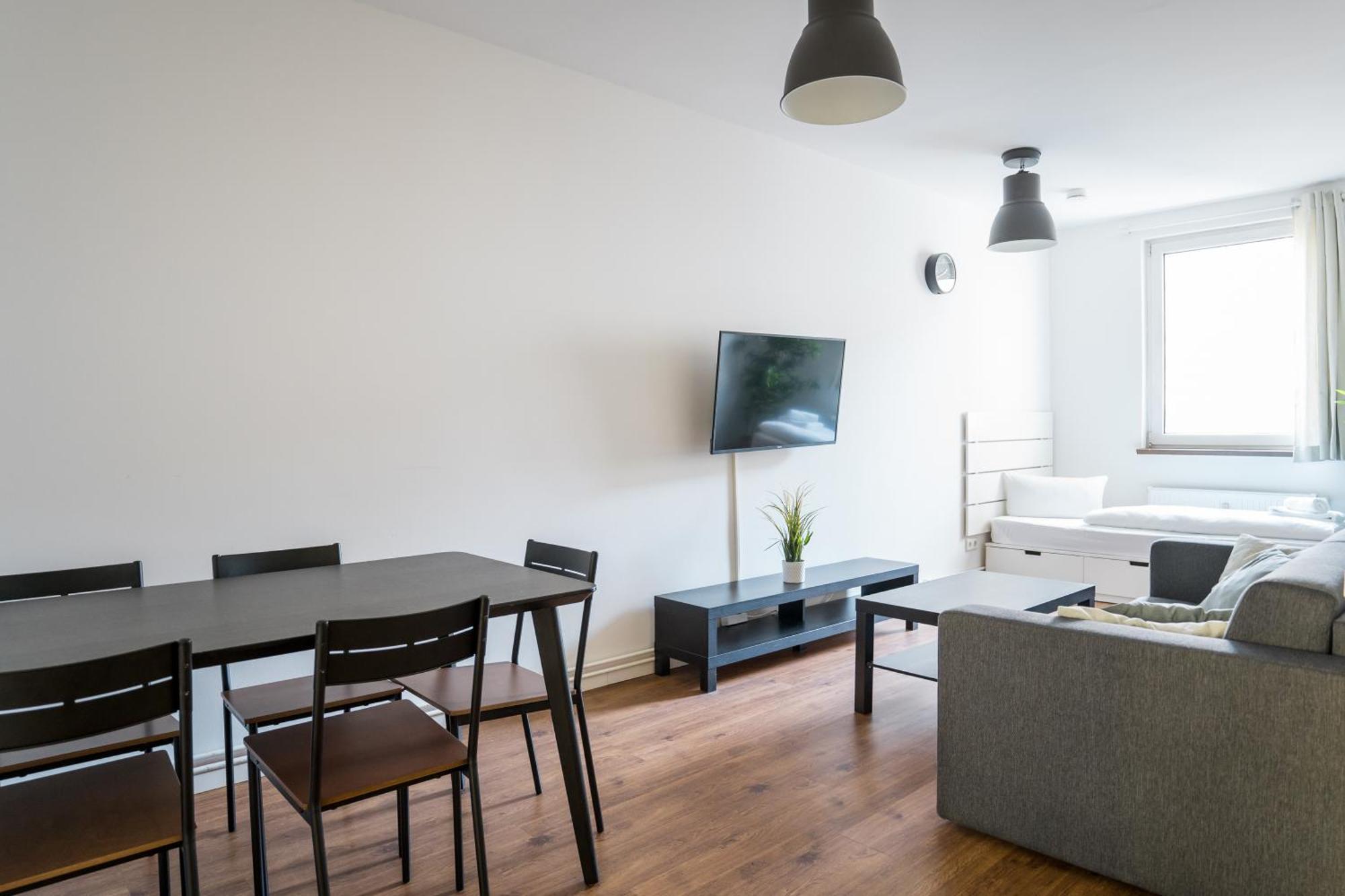 Fantastic 2 Bedroom Apartment — Photos 1